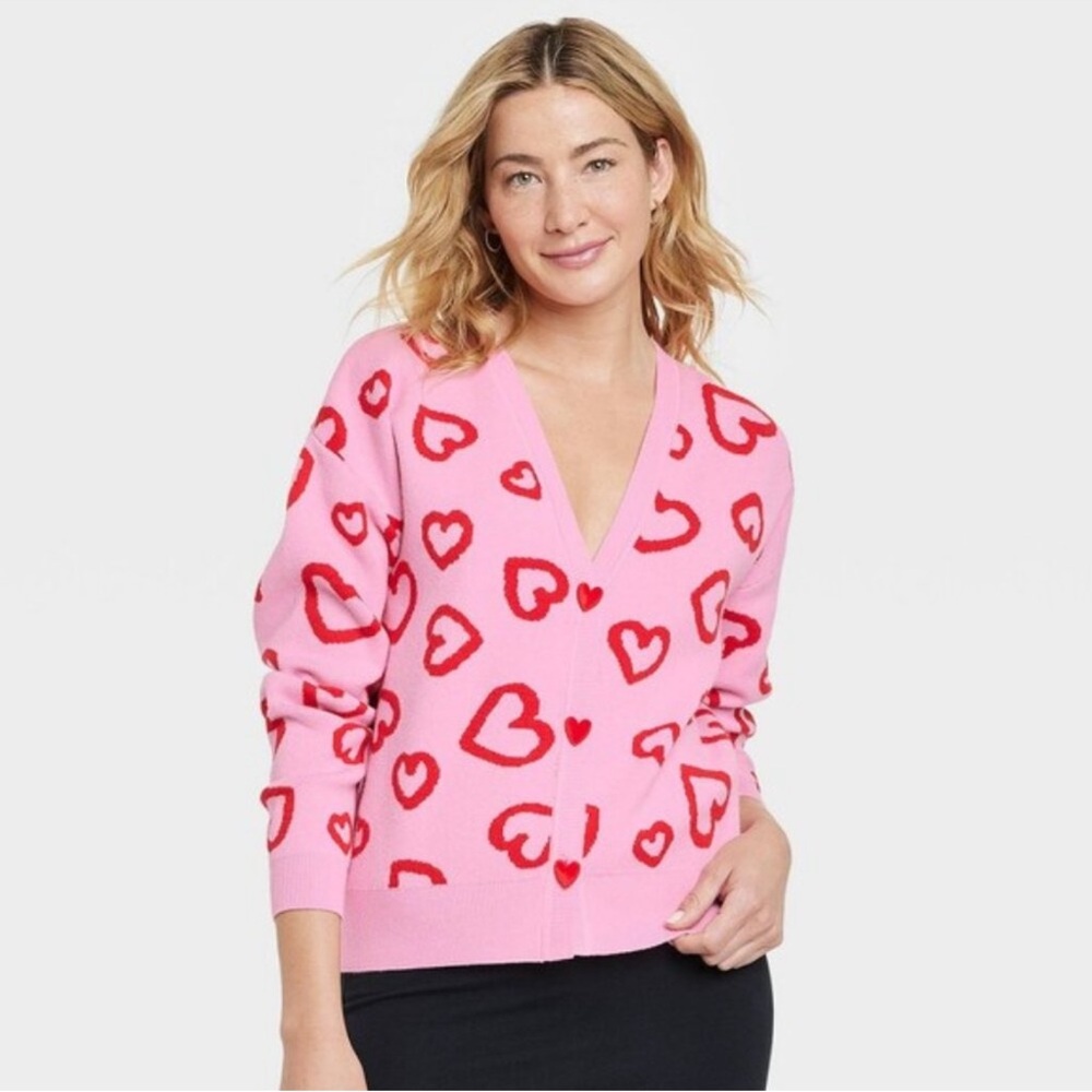 33 Degrees Pink Heart Pattern Sweater
